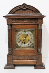 Junghans chiming shelf clock, ca. 1915.