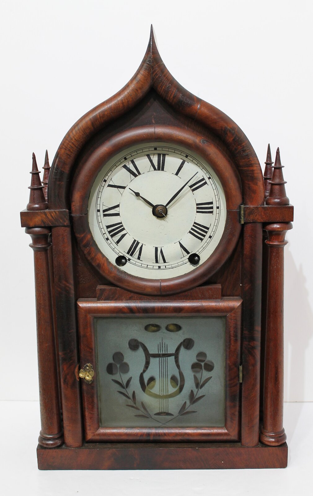 Brewster & Ingrahams four-post round gothic (onion top), 1845. — Antique Clocks Price Guide