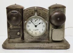 Darche Mfg. Co. “Flash Light Electric Alarm, Bank, and Call Clock”, ca. 1910.