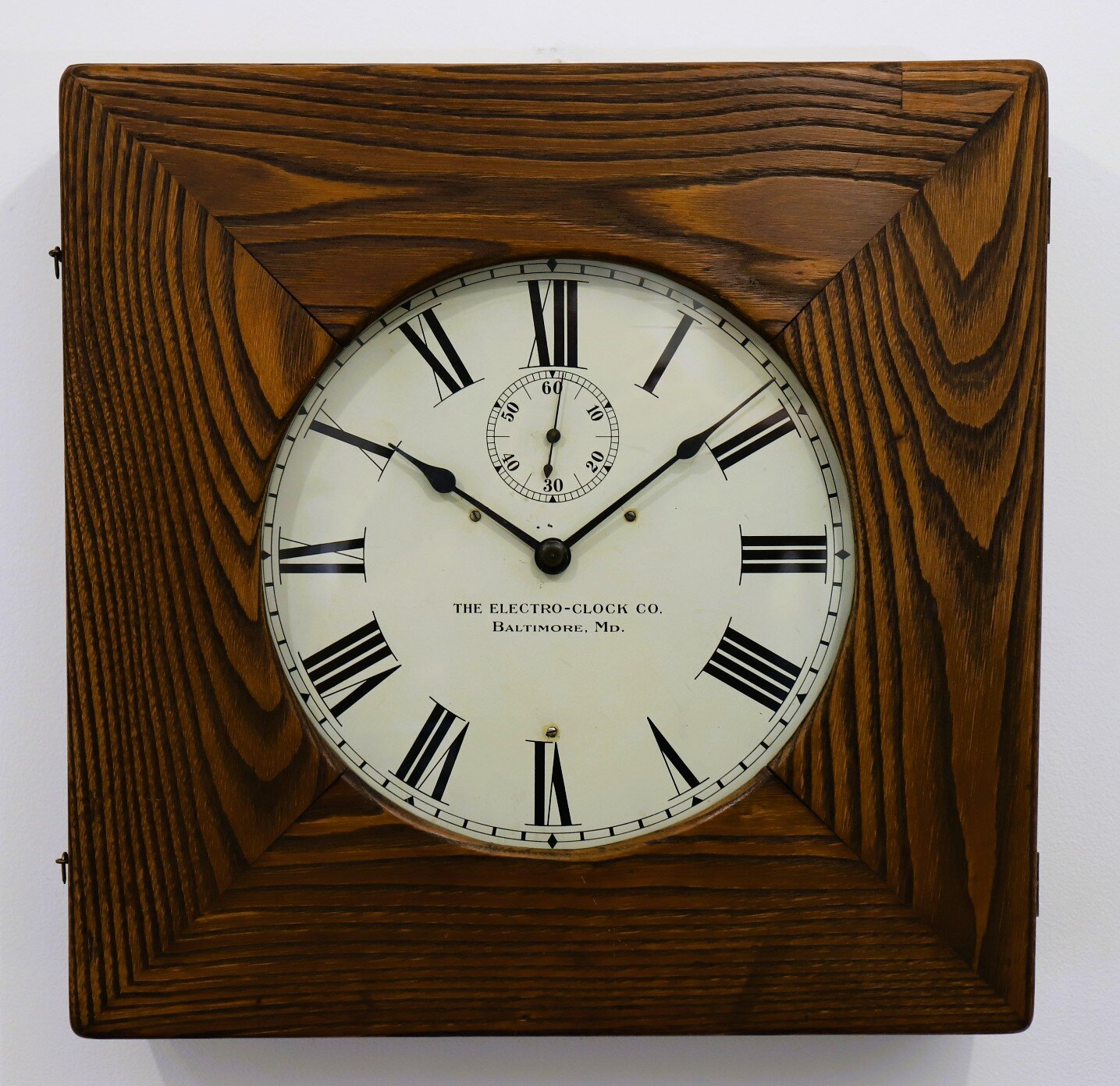 The Electro-Clock Co. box clock, 1909-1912. — Antique Clocks Price Guide