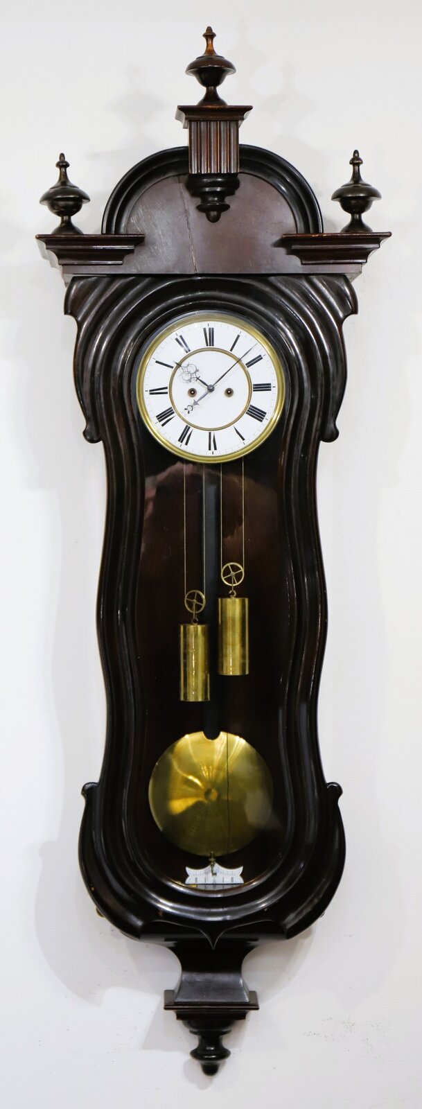 Serpentine two-weight Vienna, ca. 1890. — Antique Clocks Price Guide