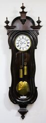 Serpentine two-weight Vienna, ca. 1890.