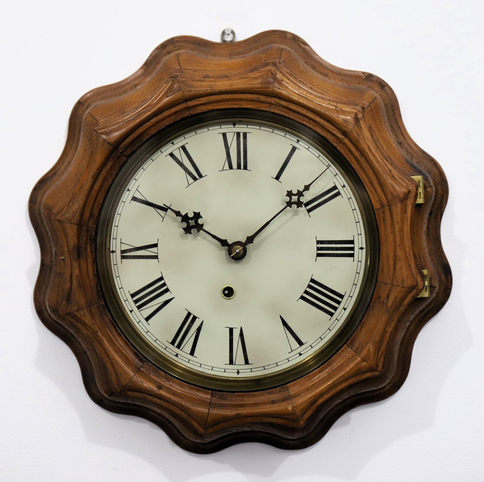 E. Ingraham Co. “Corrugated Gallery 10 inch”, 1870-1882. — Antique Clocks Price Guide