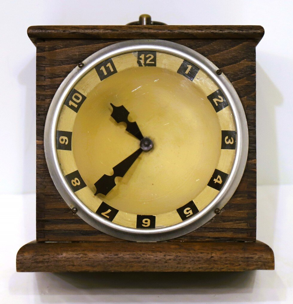 Spotlight clock, ca. 1950? — Antique Clocks Price Guide