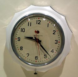 General Electric, "New Hostess", Model No.2F02, 1930's. — Antique Clocks Price Guide