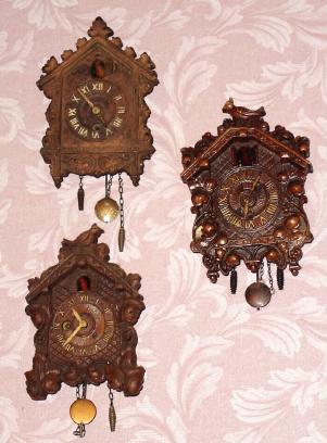 Lot of 3: C.1937, Keebler Clock Co., Chicago and Philadelphia and Lux Clock Mfg. Co., Waterbury, Conn., 30-hour novelty timepieces. — Antique Clocks Price Guide