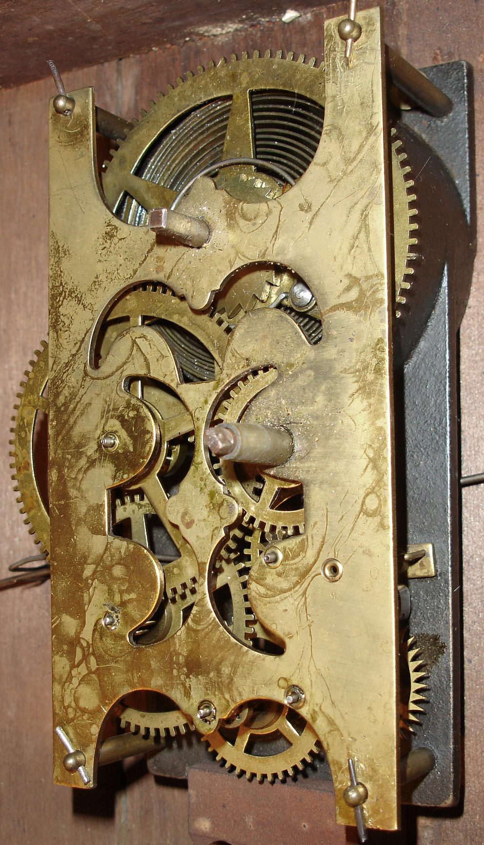 Brewster & Ingrahams, Bristol, Conn. 8 days, black and gilt gallery timepiece with an iron back plate horizontal movement, c1845 — Antique Clocks Price Guide