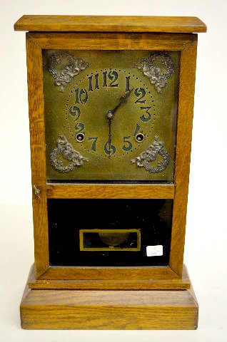 Ingraham Oak Time & Strike Cottage Clock — Antique Clocks Price Guide